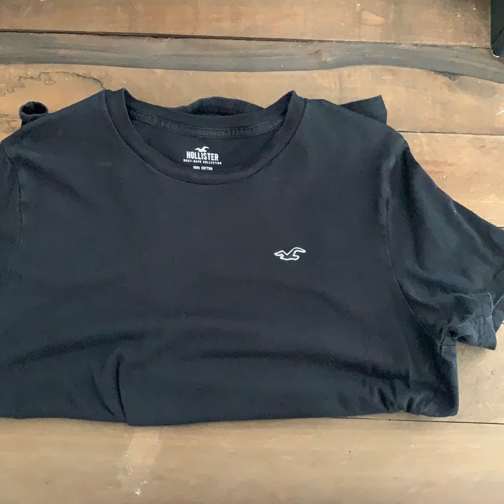 Black tee hollister